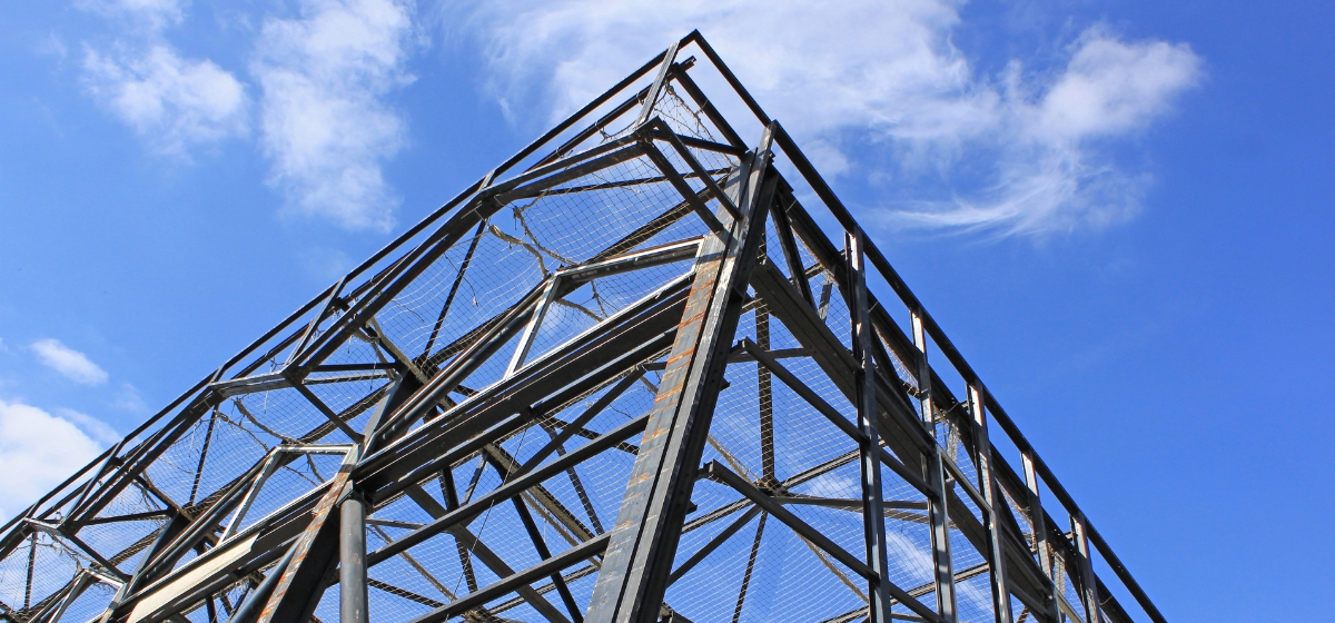 Fabricación de estructuras metálicas personalizadas para edificios industriales
